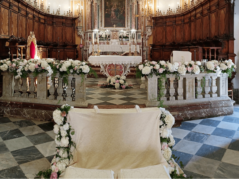 Allestimento Floreale interno chiesa